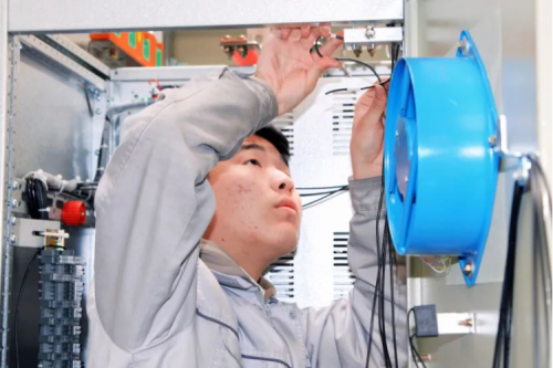 技能比武綻風(fēng)采，工匠精神耀九洲丨九洲集團(tuán)技能比武競(jìng)賽進(jìn)行中！